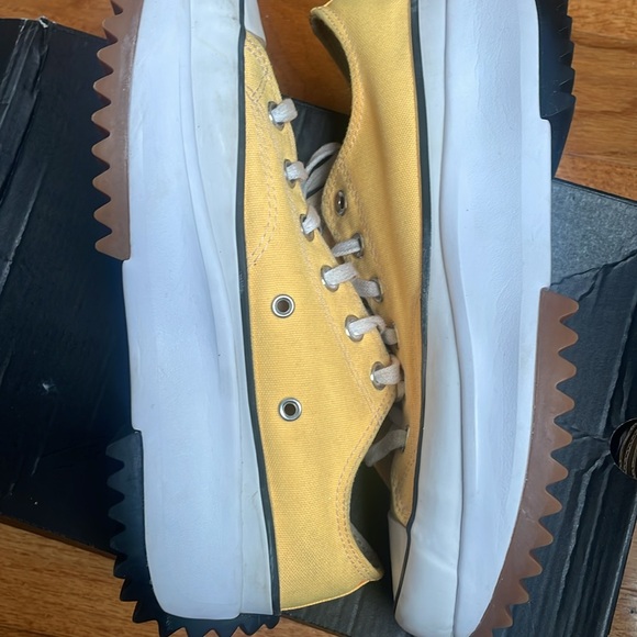 Converse!!! - Picture 2 of 4